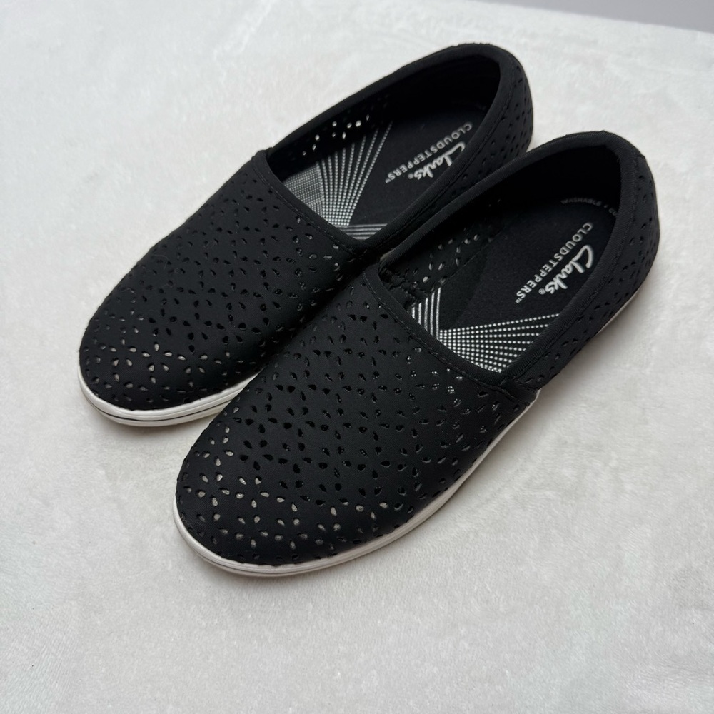 Clarks Women's Cloudsteppers Black Slip-On Sneakers